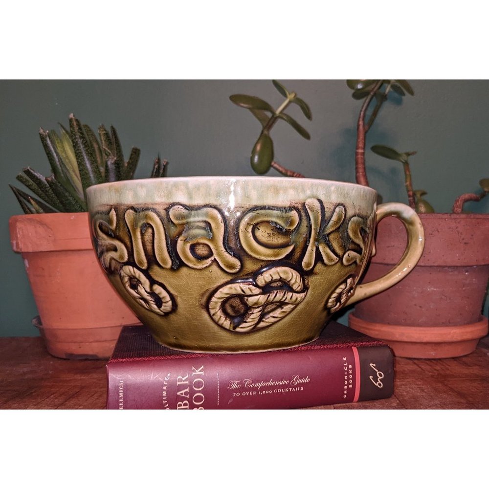 Vintage Oversized Enesco Snack Bowl with Handle - Green